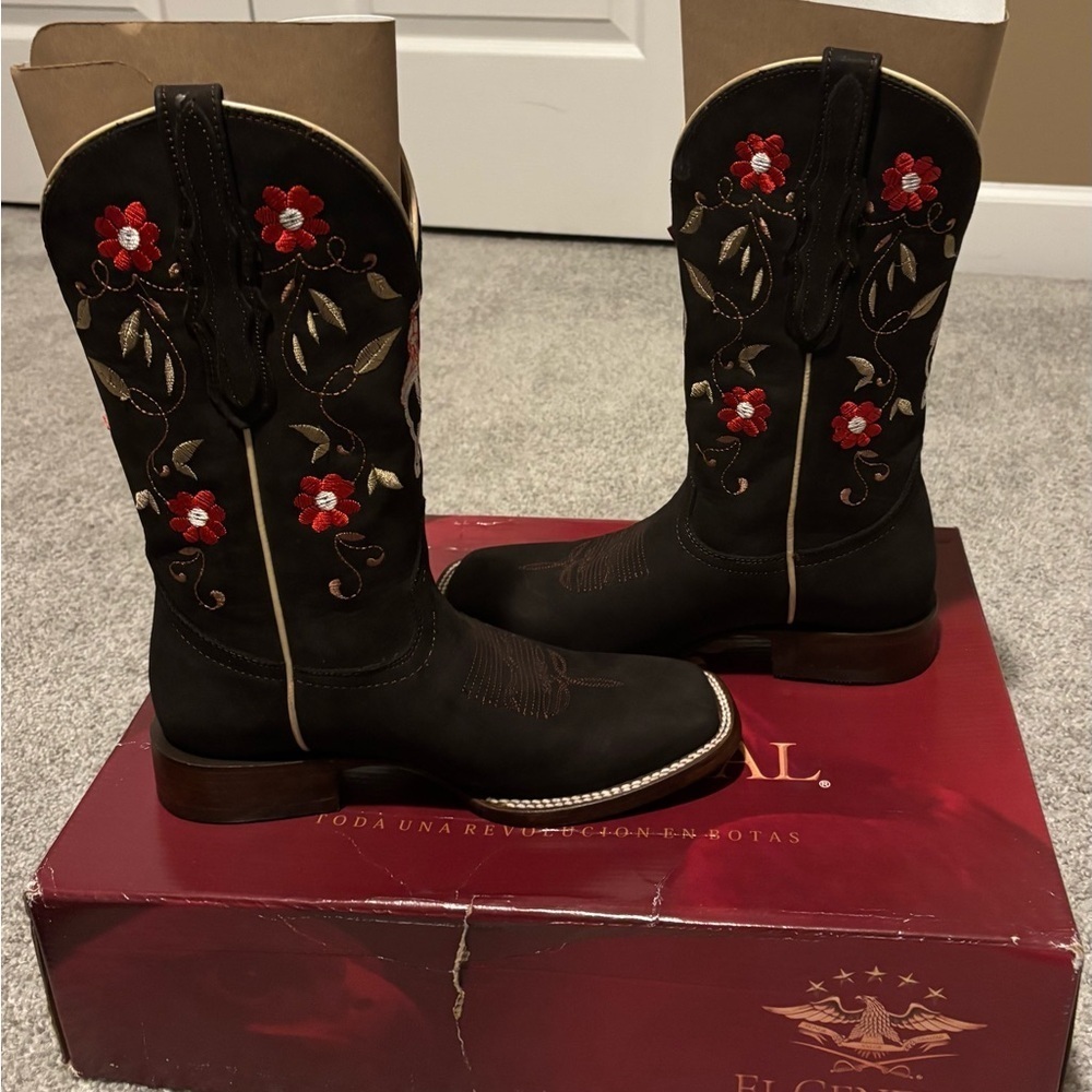 El General Brown and Red Embroidered Heeled Boots - Picture 5 of 9
